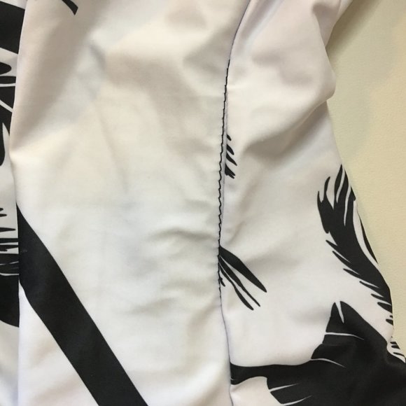 IFFEI One Piece Black/White Graphic Swimsuit  🌴🥥 NEW WITH TAGS! - Picture 13 of 13